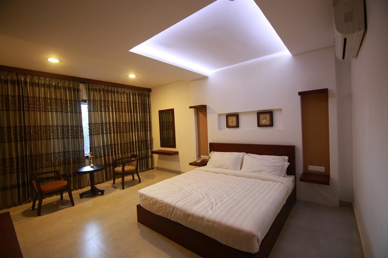 Rouba Residency Hotel Ponnāni Екстериор снимка