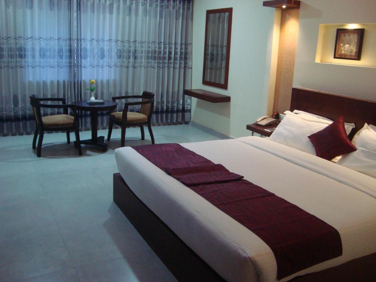 Rouba Residency Hotel Ponnāni Екстериор снимка