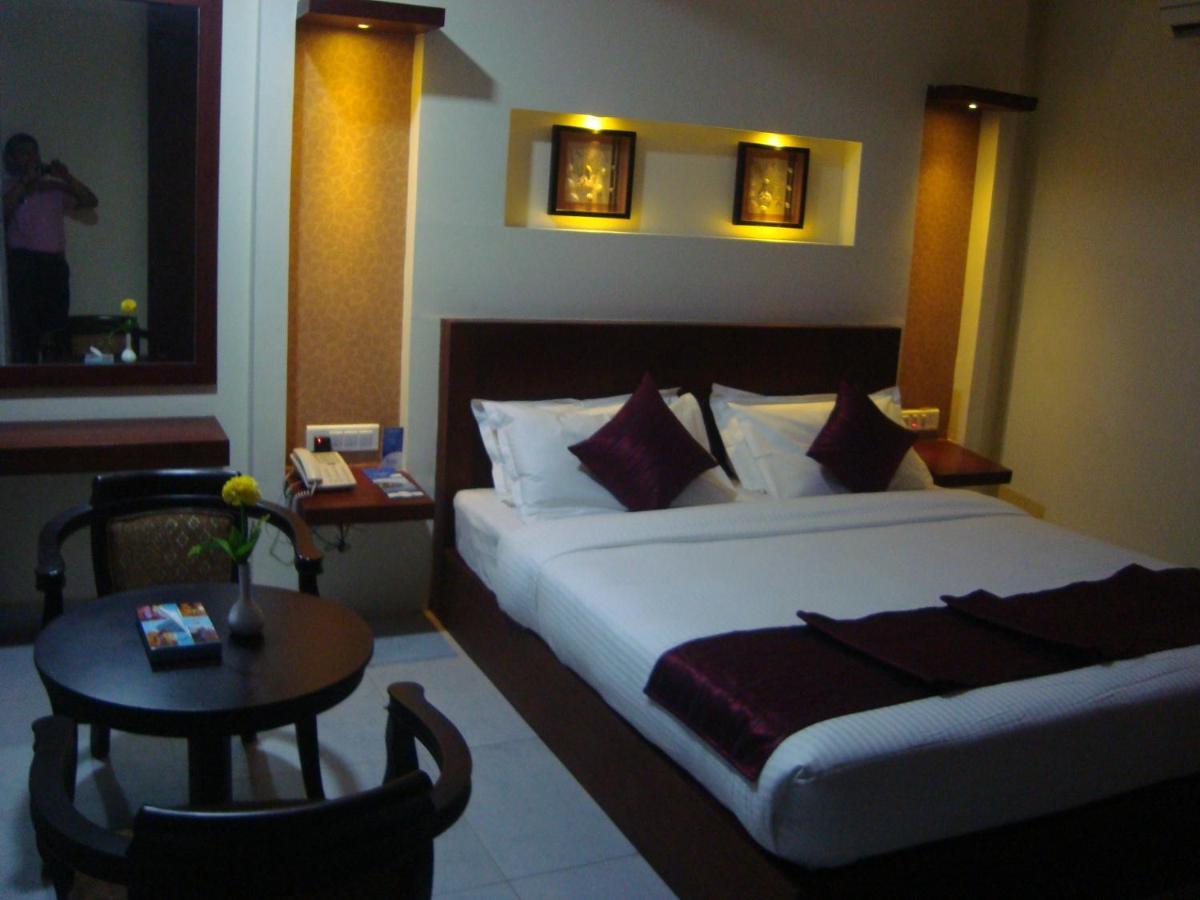 Rouba Residency Hotel Ponnāni Екстериор снимка