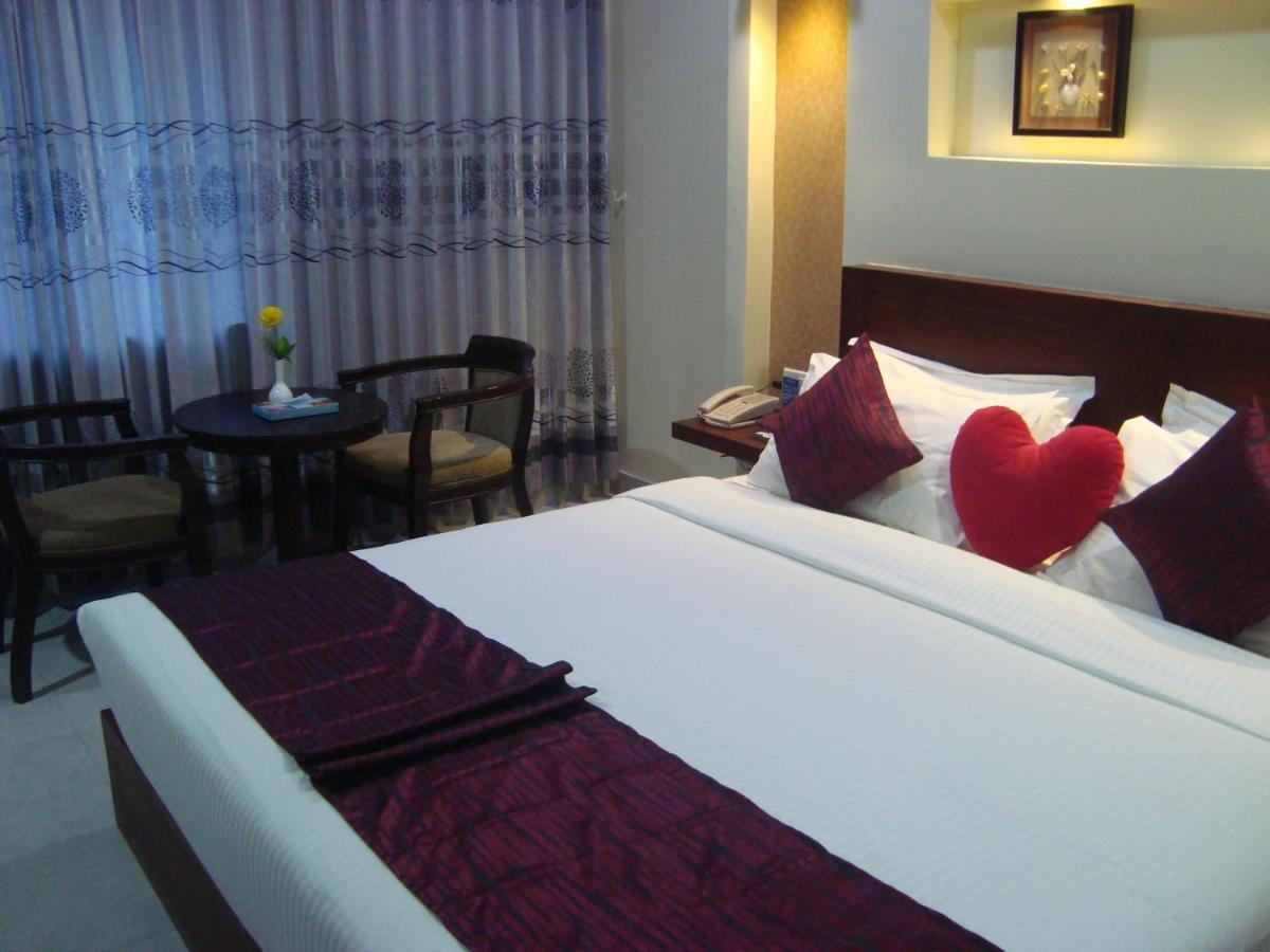 Rouba Residency Hotel Ponnāni Екстериор снимка