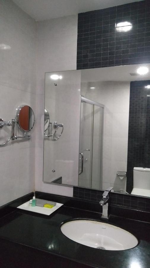 Rouba Residency Hotel Ponnāni Екстериор снимка
