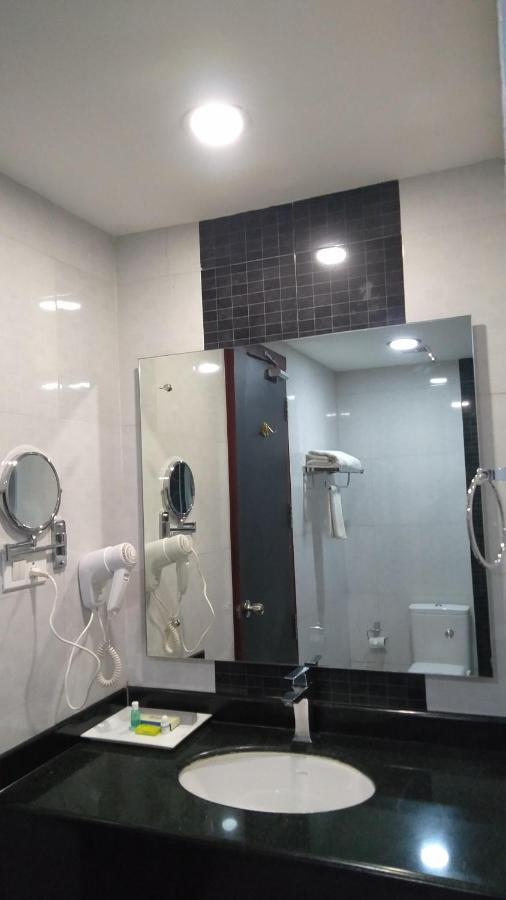 Rouba Residency Hotel Ponnāni Екстериор снимка